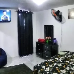 Oasis Del Este Hostal